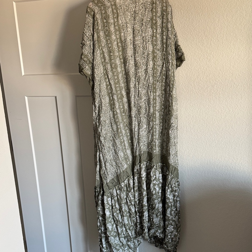 Elegant Green and Gray Long Kimono - Picture 4 of 6